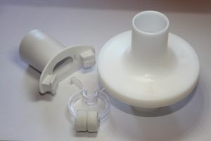 How many filter, mouthpiece, and nose clip sets are included in the box?
